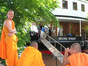 pandaw with monks
